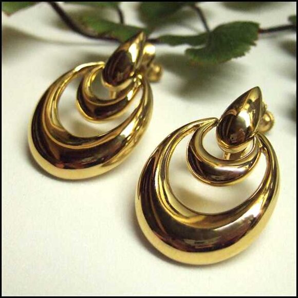 1960s Signed NAPIER Gold Hoop Retro Vintage Clip Earrings 9165 - Picture 4 of 5